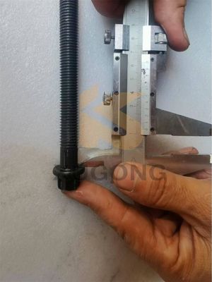 11700334 Excavator BOLT SHOE for VOLVO EC240 D5E Cylinder Head Bolt